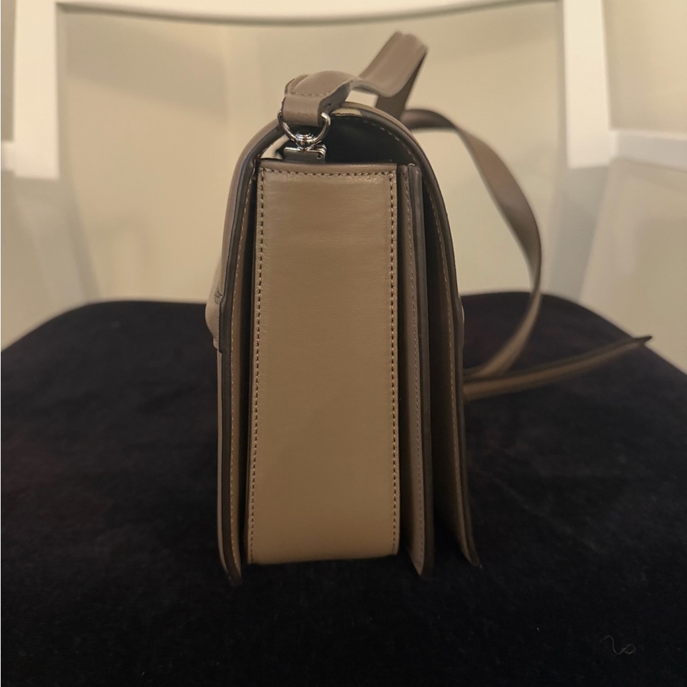 Toteme T-Flap Leather Shoulder Bag Taupe - Picture 8 of 14